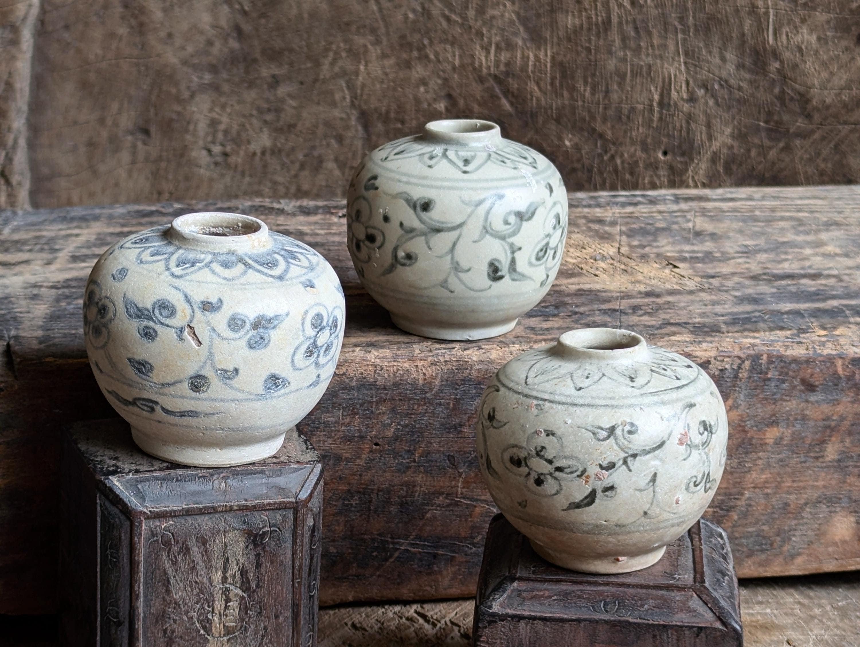 開片三足筆洗 文房 水盂 古文房具 装飾品 現代工芸品 美術品 開片三足筆洗 文房 水盂 古文房具 装飾品 現代工芸品