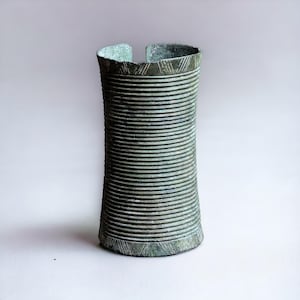 Ancient bronze age bracelet 2000-2500 year old Dong Son Armlet Culture Southeast Asia antique rare find collectible Vietnam History artifact