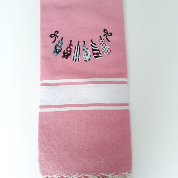 Fouta brodée personnalisée, serviette de plage,drap de bain, spa, 100% coton, cadeau fête des mères, pères, maîtresse.motifs cordes à linge