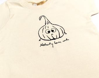 Great baby shower gift,  organic cotton baby shirt with cute garlic print