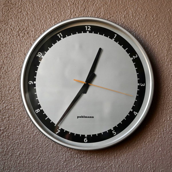 Horloge pendule murale de marque Puhlmann années 1980 vintage minimaliste design sobre et élégant