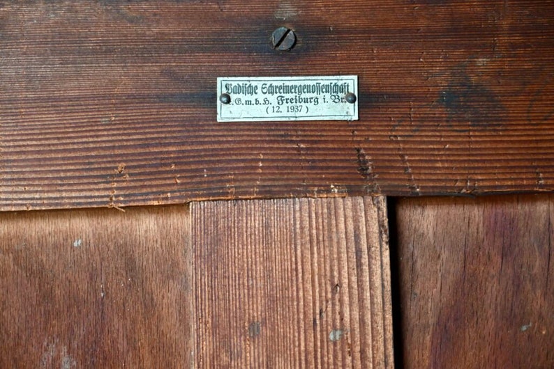 Vestiaire d'atelier ou armoire bonnetière vintage en bois style vintage industriel et bohème image 4