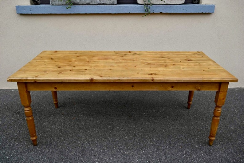 Table ancienne de ferme ou de bistrot en bois massif sapin clair style bohème vintage et campagne chic image 4