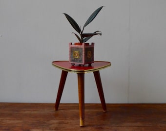 Worn vintage tripod pedestal/plant vintage years 50 red old decorative bedside table coffee table french deco fifties