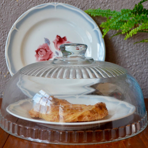 Cloche à fromage  ou à gateaux ancienne en verre taillé style vintage France antique  et bohème