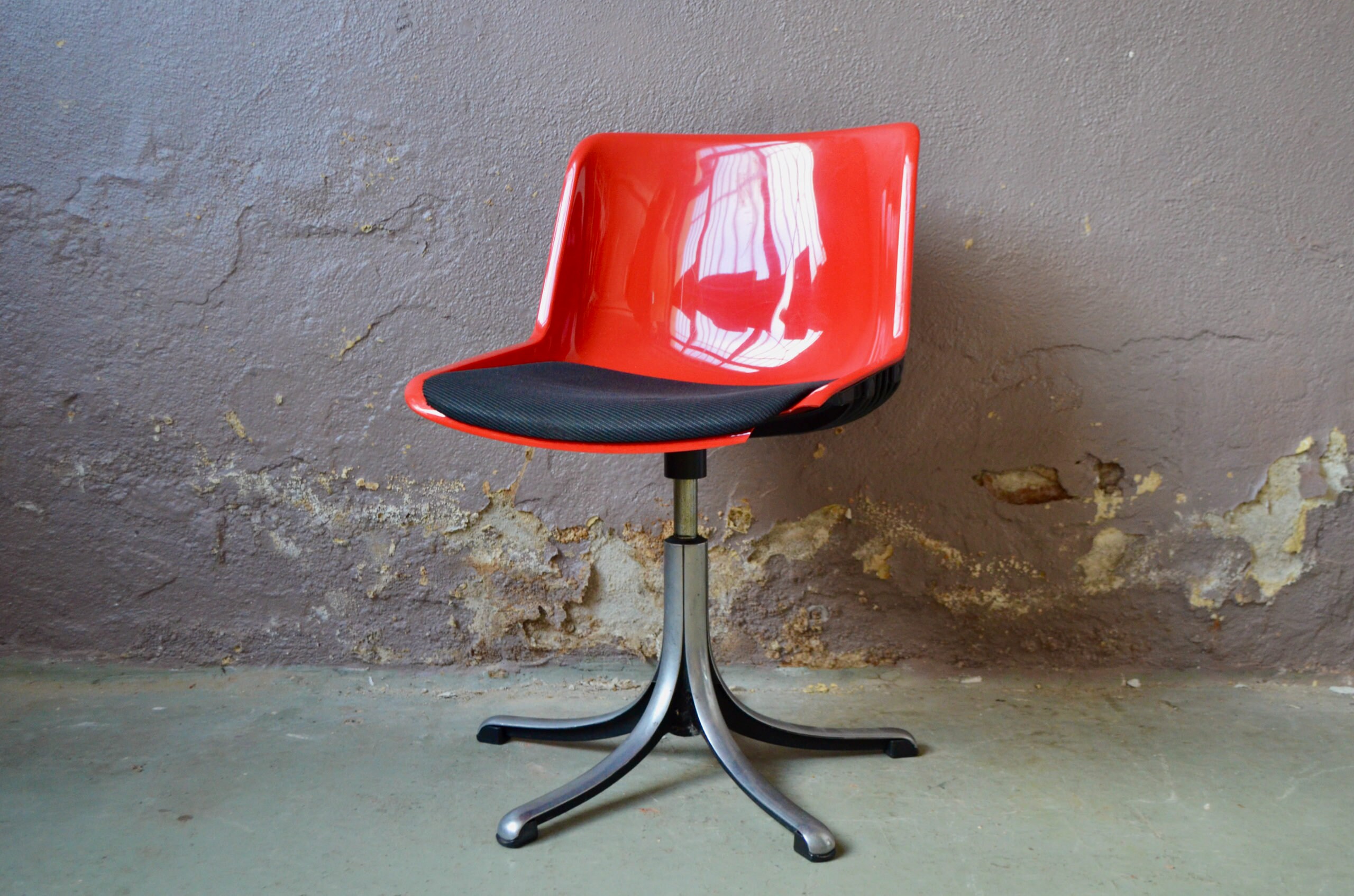 Fauteuil de Bureau Osvaldo Borsani Pour Tecno Rouge Design Italien Vintage