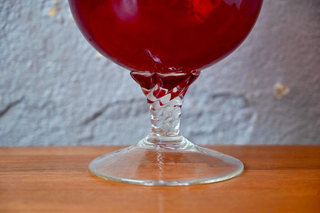 赤いファセットガラス花瓶の大きなエンポリカップヴィンテージ