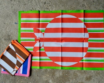 Vintage pop kitchen towels in cotton series of 3