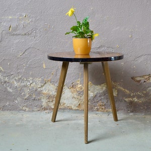 Coffee table cocktail tripod feet compass round top Scandinavian vintage style