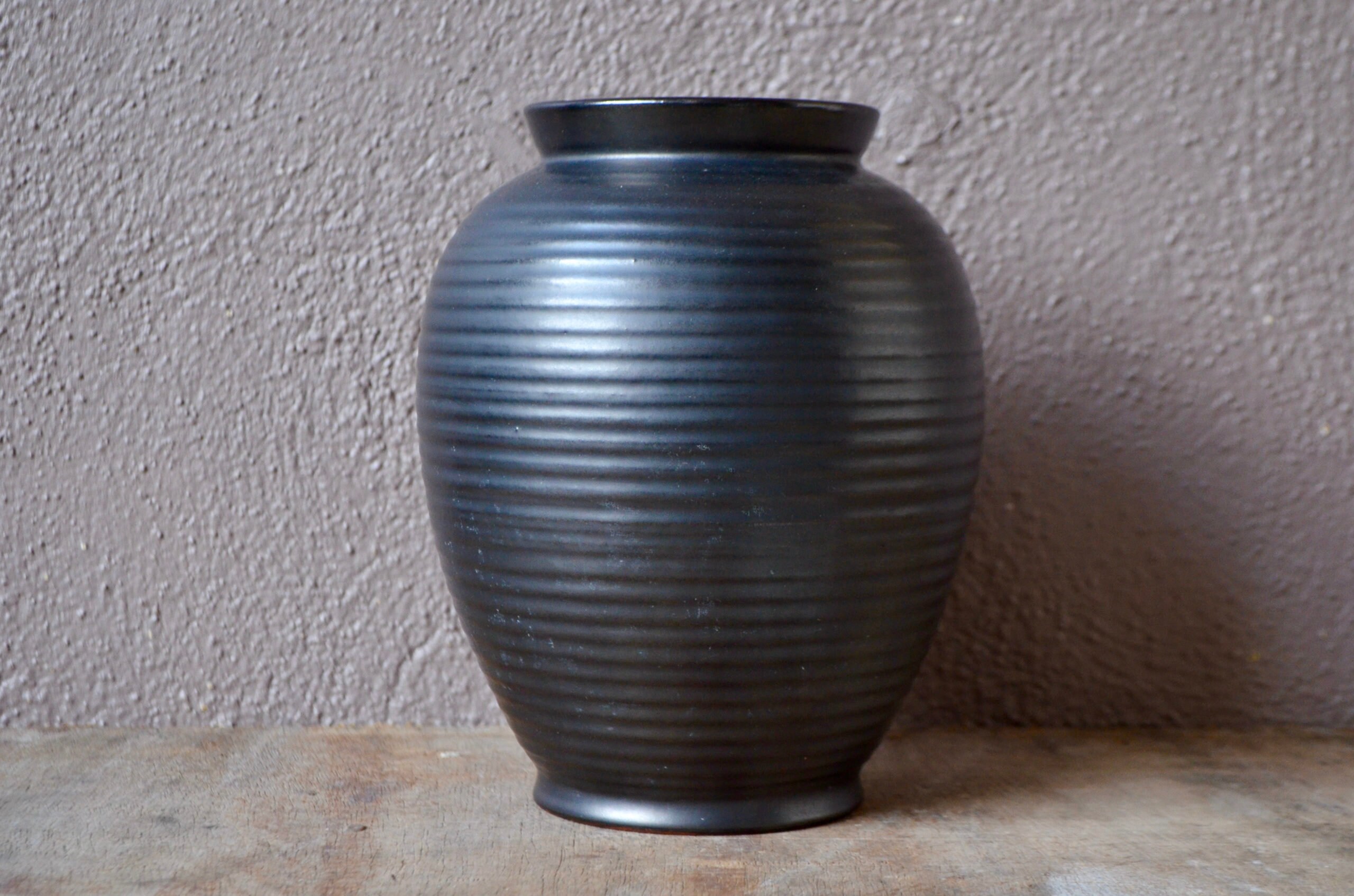 Vase Noir Annelé en Céramique Elchinger de Style Art Déco Vintage et Bohème