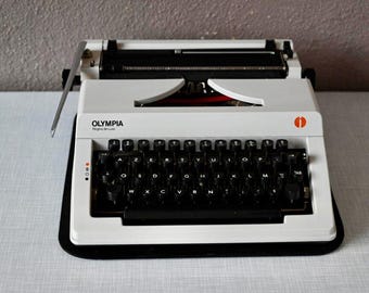 Olivetti ET Personal 55 Electric Typewriter Typewriter Vintage