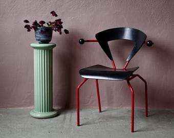 Designer office chair in black and red wood and metal, Memphis style, Italian, Modern and vintage