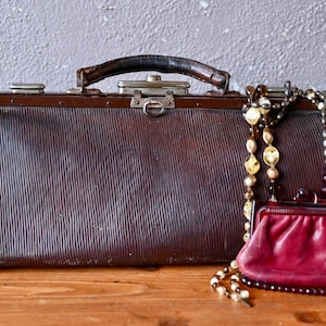 Bolso de cuero vintage, estilo industrial antiguo, taller boho