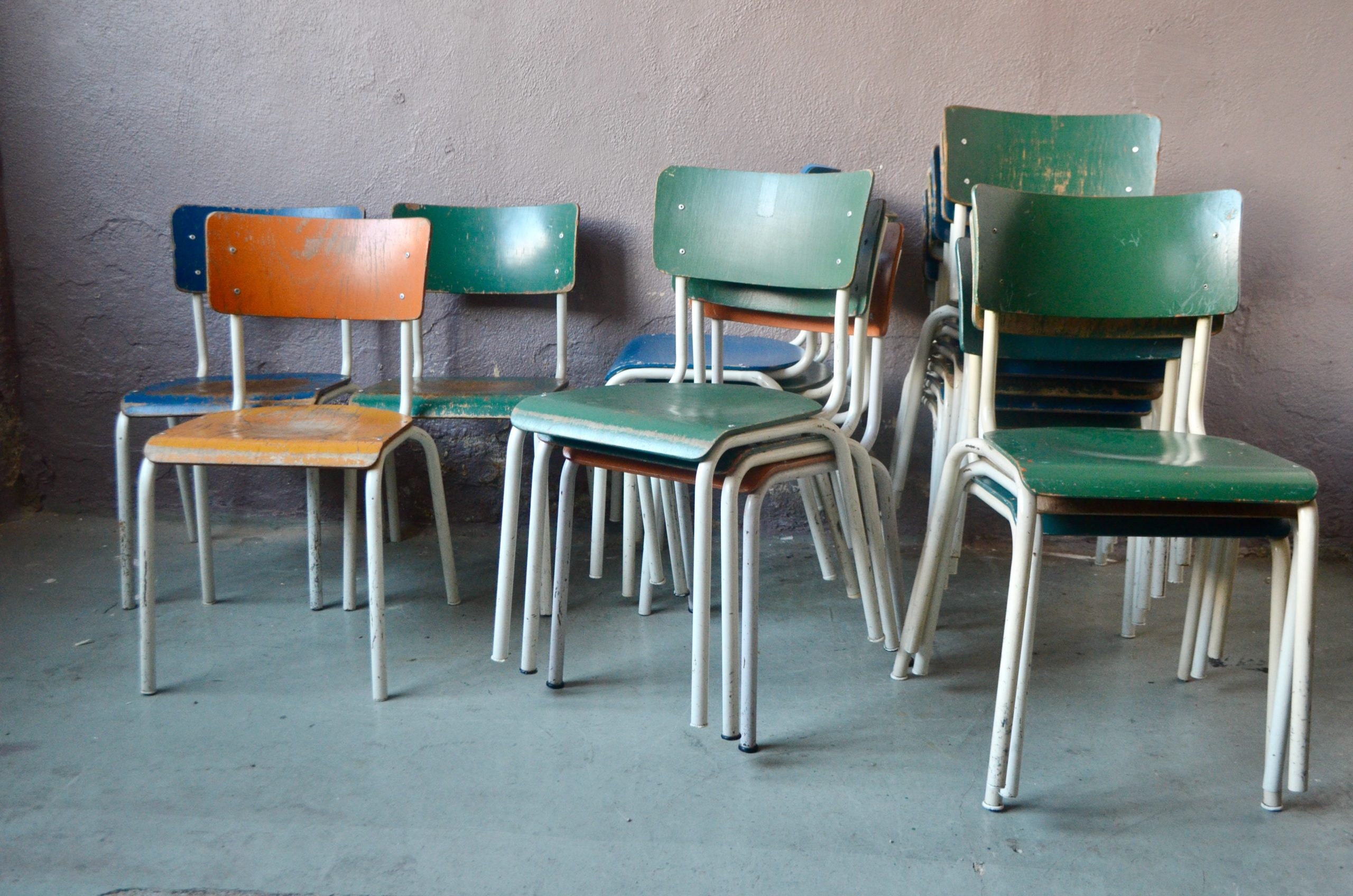 Lot de 30 Chaises Salle Boxe. Look Vintage Industriel et Bohème