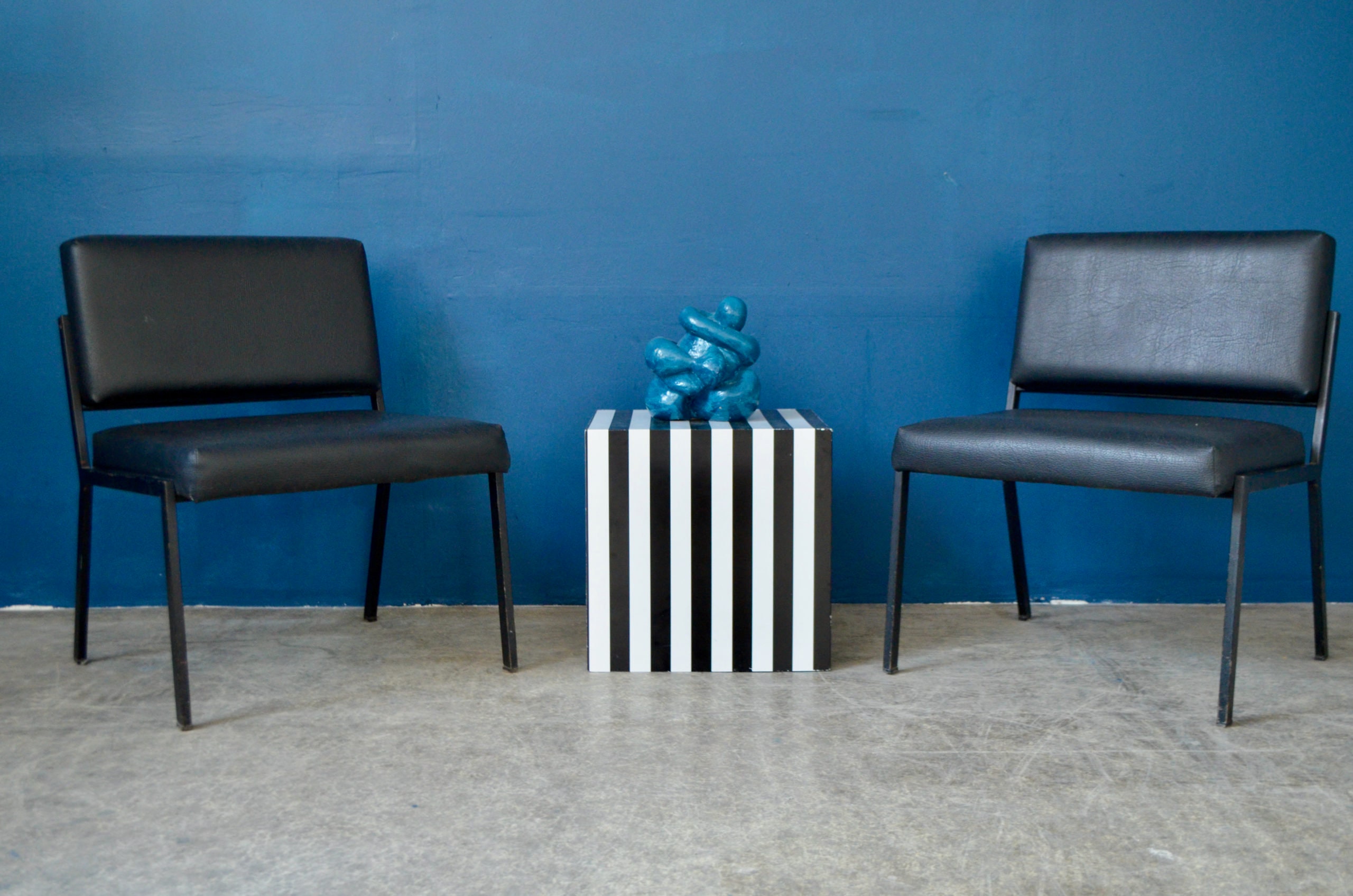 Paire De Fauteuils Lounge