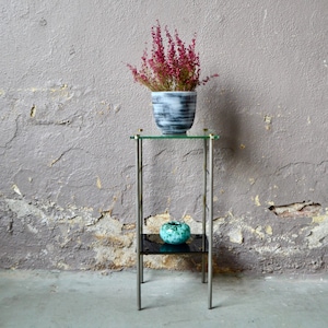 Sattelkonsole Eingangsmöbel serviert Sockeltisch Glas und Metall Beistelltisch Vintage-Stil und modernes Design