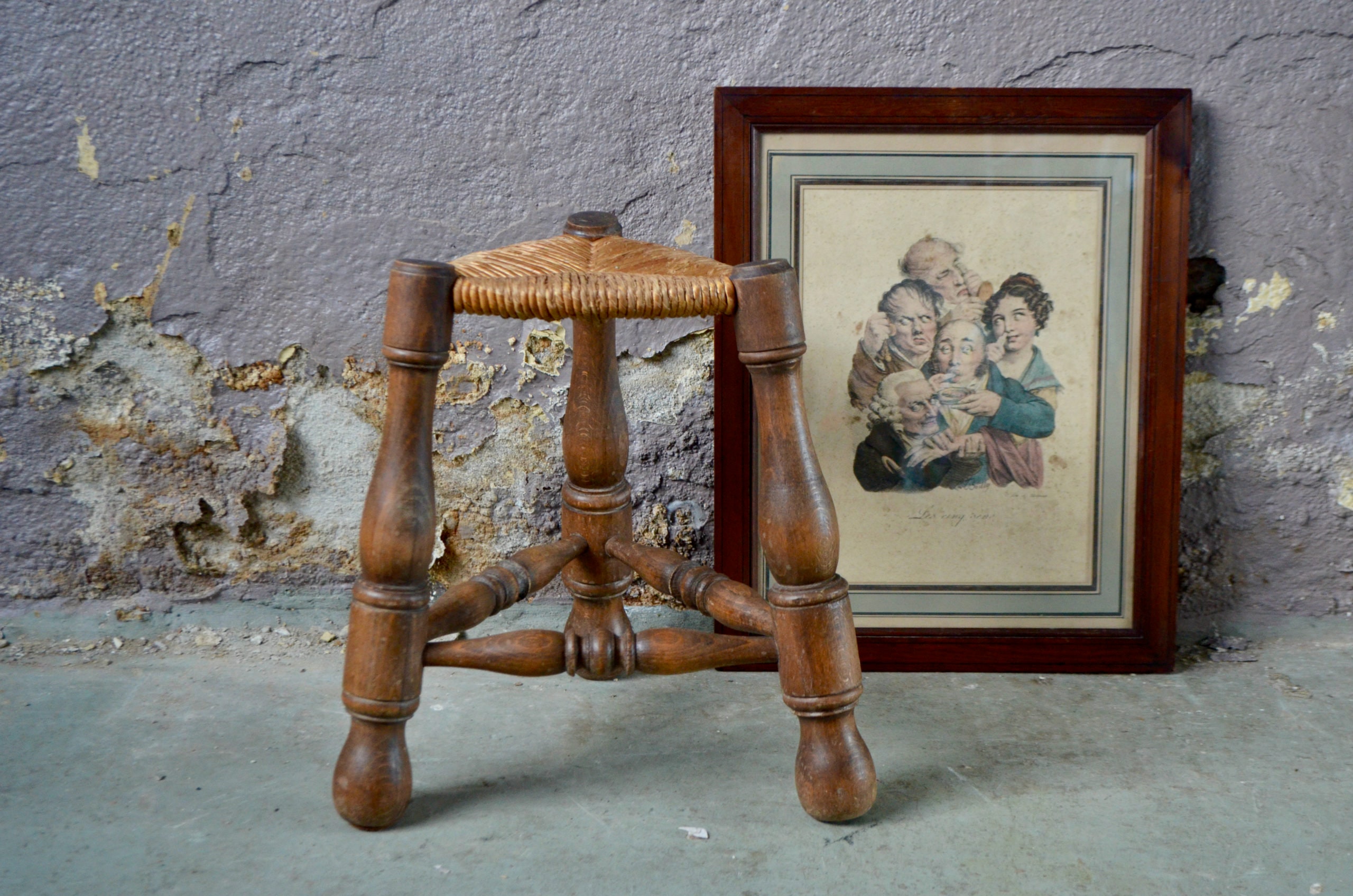 Tabouret Tripode de Berger Esprit Bohème Brutaliste et Wabi Sabi