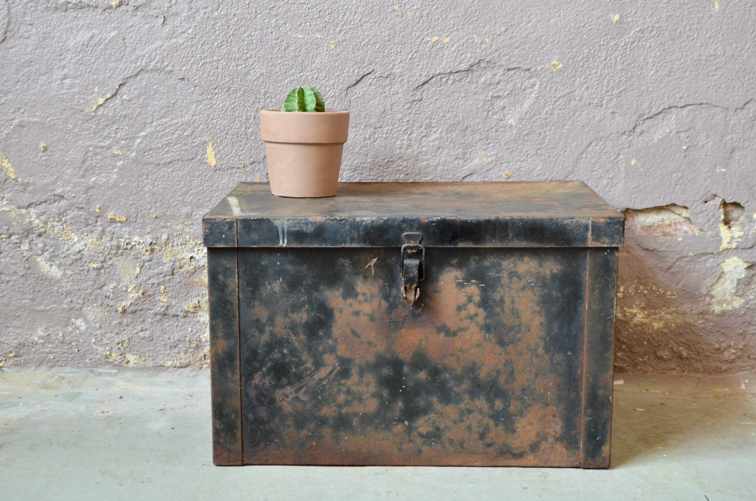 Malle ou Coffre à Outil en Métal Patiné Style Vintage Indus Usine et Bohème