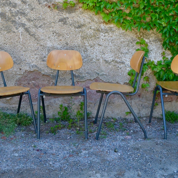 Chaise vintage style industriel,