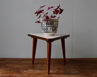 Pedestal tripod base compass vintage 50s white pop table wears plants french deco coffee table plant stand side table