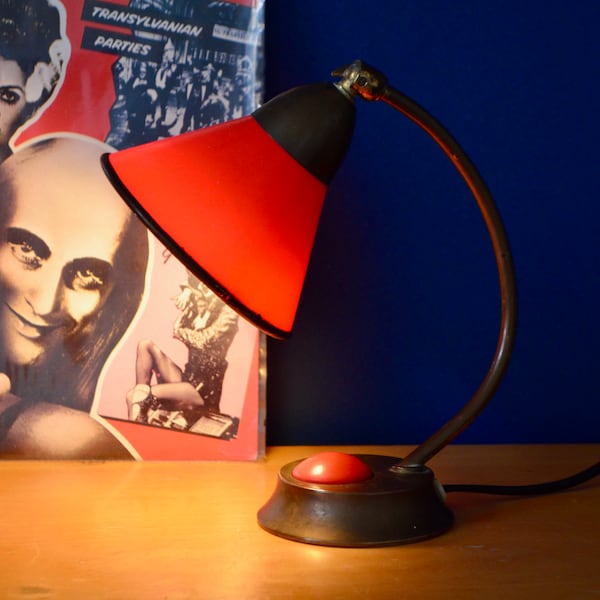 Lampe cocotte de bureau rouge de table à poser design vintage et bohème