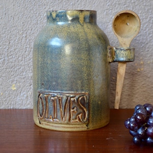 Large stoneware olive pot by Denise Pointu-Detraz & Michèle Pointu in Puisaye French Ceramic Artisanal and boho