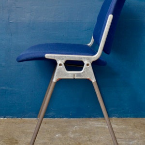 Chaise bleue DSC par Giancarlo Piretti pour Castelli, 1960s. Design Italien vintage et moderniste siège de cuisine ou de bureau image 5