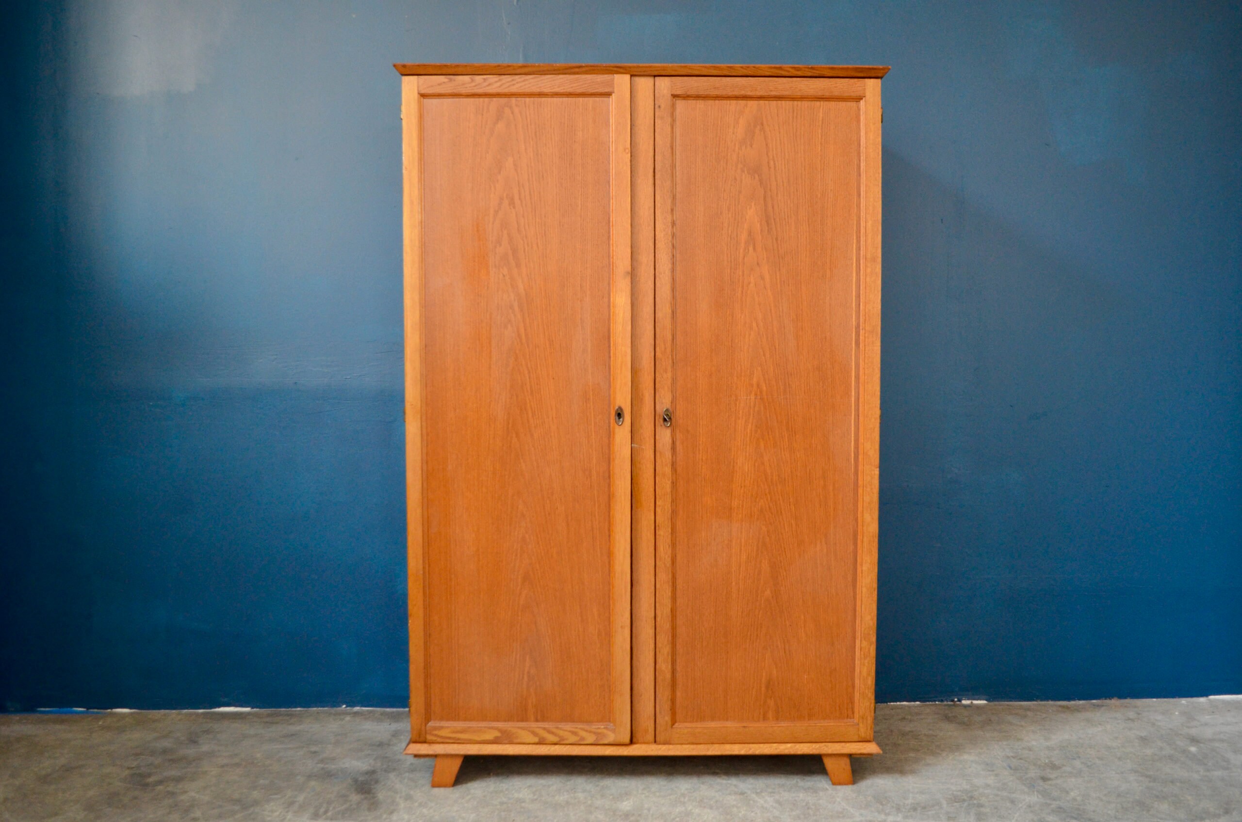 Petite Armoire Parisienne