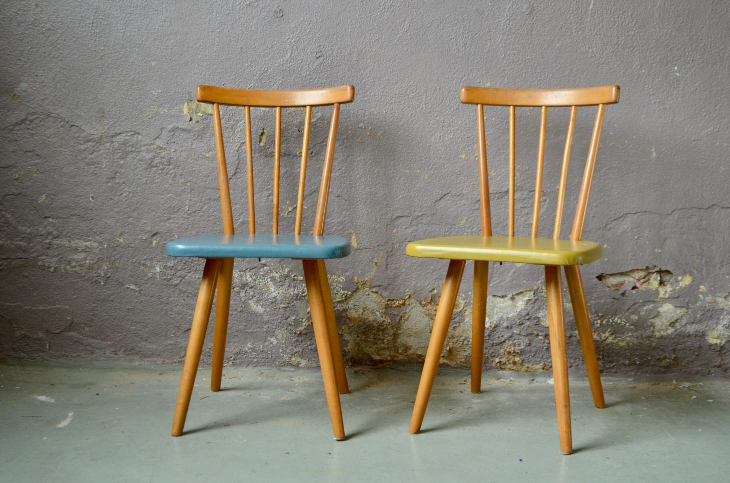 Paire De Chaises Bicolores
