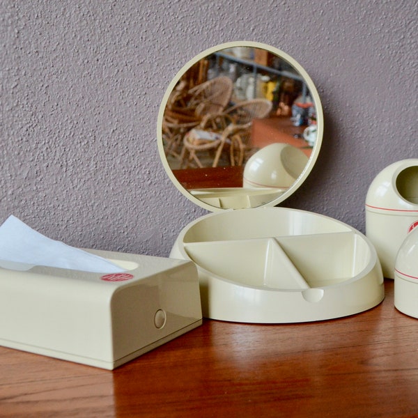 Ensemble de toilette de Makio Hasuike fabriqué par Gedy pour Avon. Design Italien 1980