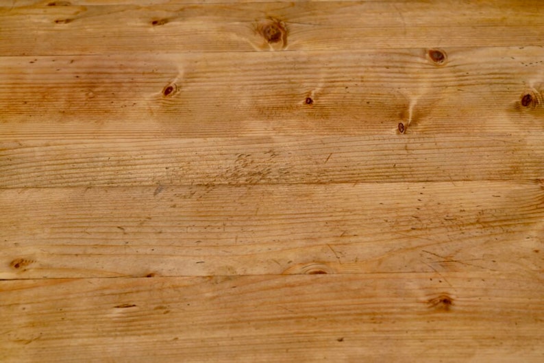 Table ancienne de ferme ou de bistrot en bois massif sapin clair style bohème vintage et campagne chic image 3