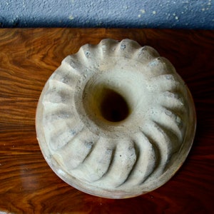 Large old ceramic kougelhopf mold Alsace bakery old molds image 2