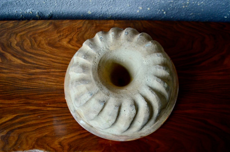 Large old ceramic kougelhopf mold Alsace bakery old molds image 2