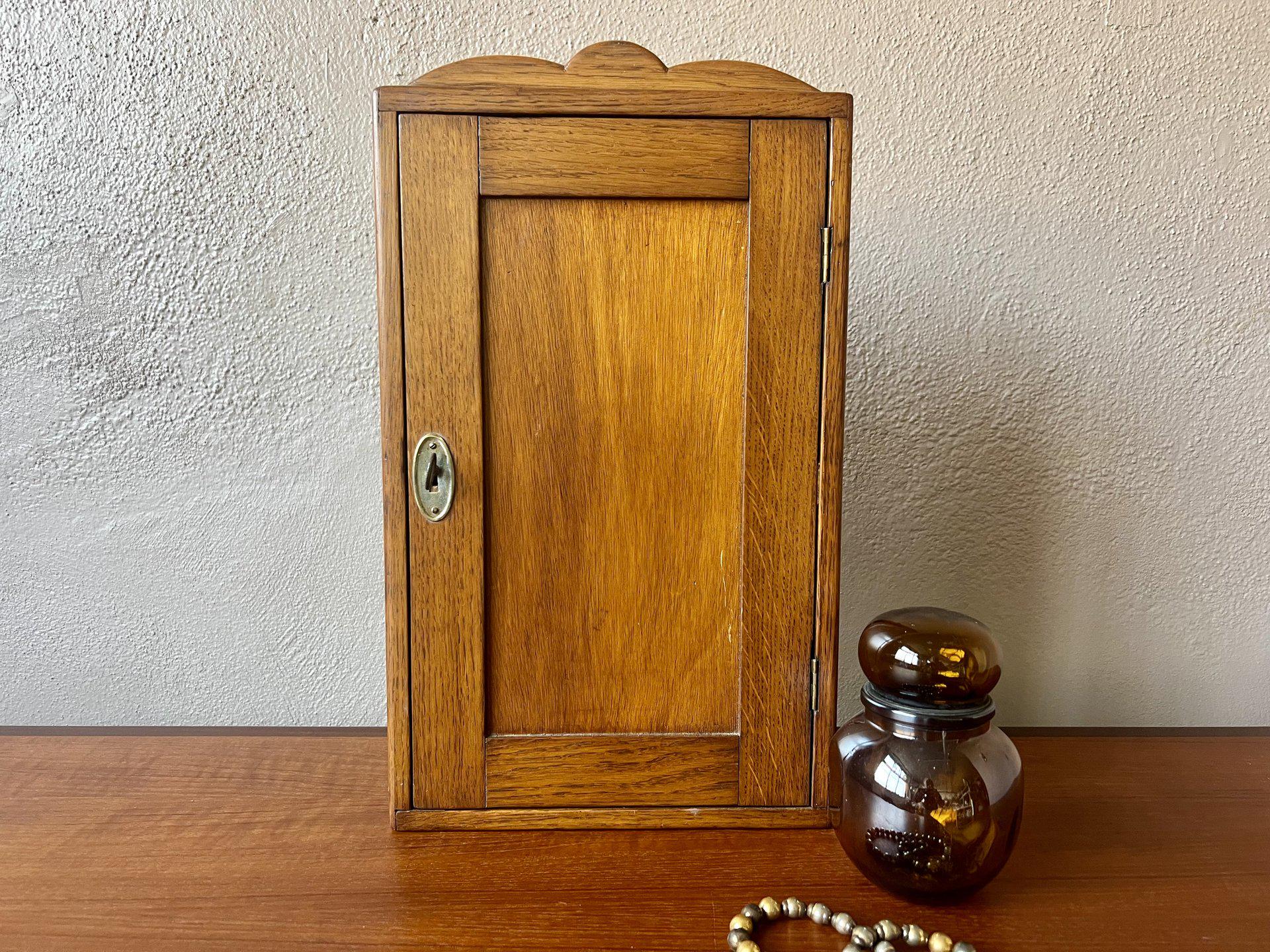 Armoire à Pharmacie Vintage Grise - Porte Verre, 57x27x12 Cm, Murale