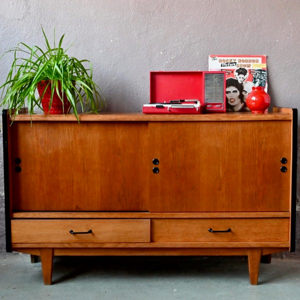 Enfilade  ou sideboard design vintage  scandinave meuble de rangement buffet à tiroir et portes coulissantes de salon  tv télé hifi