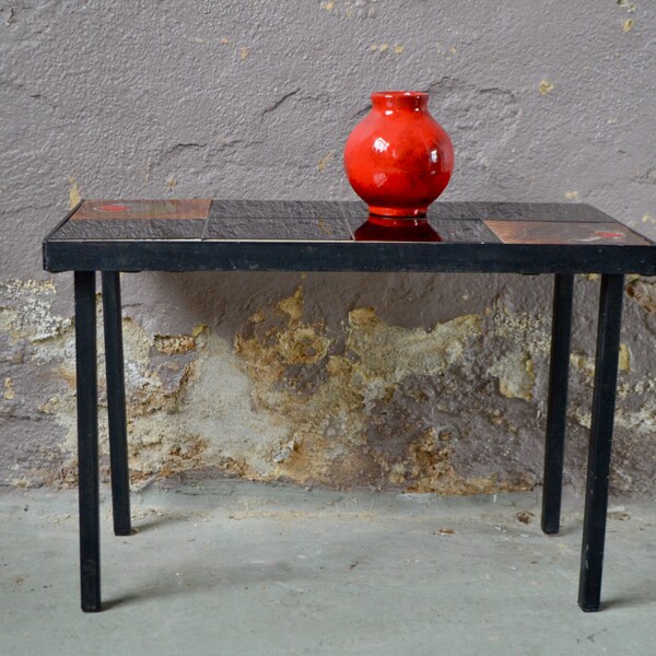 Table basse ou console vintage en métal et carreaux de céramique style bohème et brutaliste