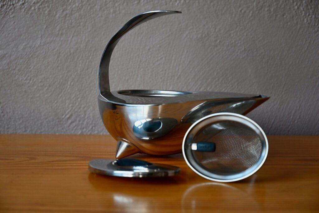 【廃番】bodum ボダムNAOKO ティーポット　ステンレス Tekanna Teapot by C. Jörgensen Published by Bodum Known as Naoko
