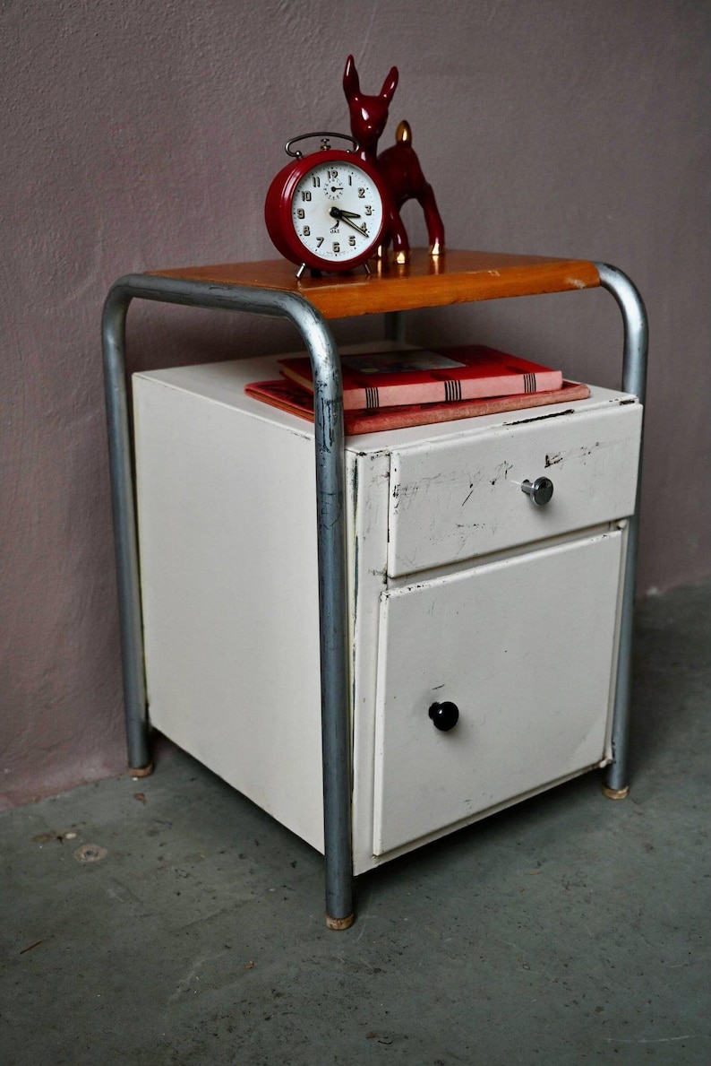 Chevet d'internat en métal vintage rétro années 50 indus