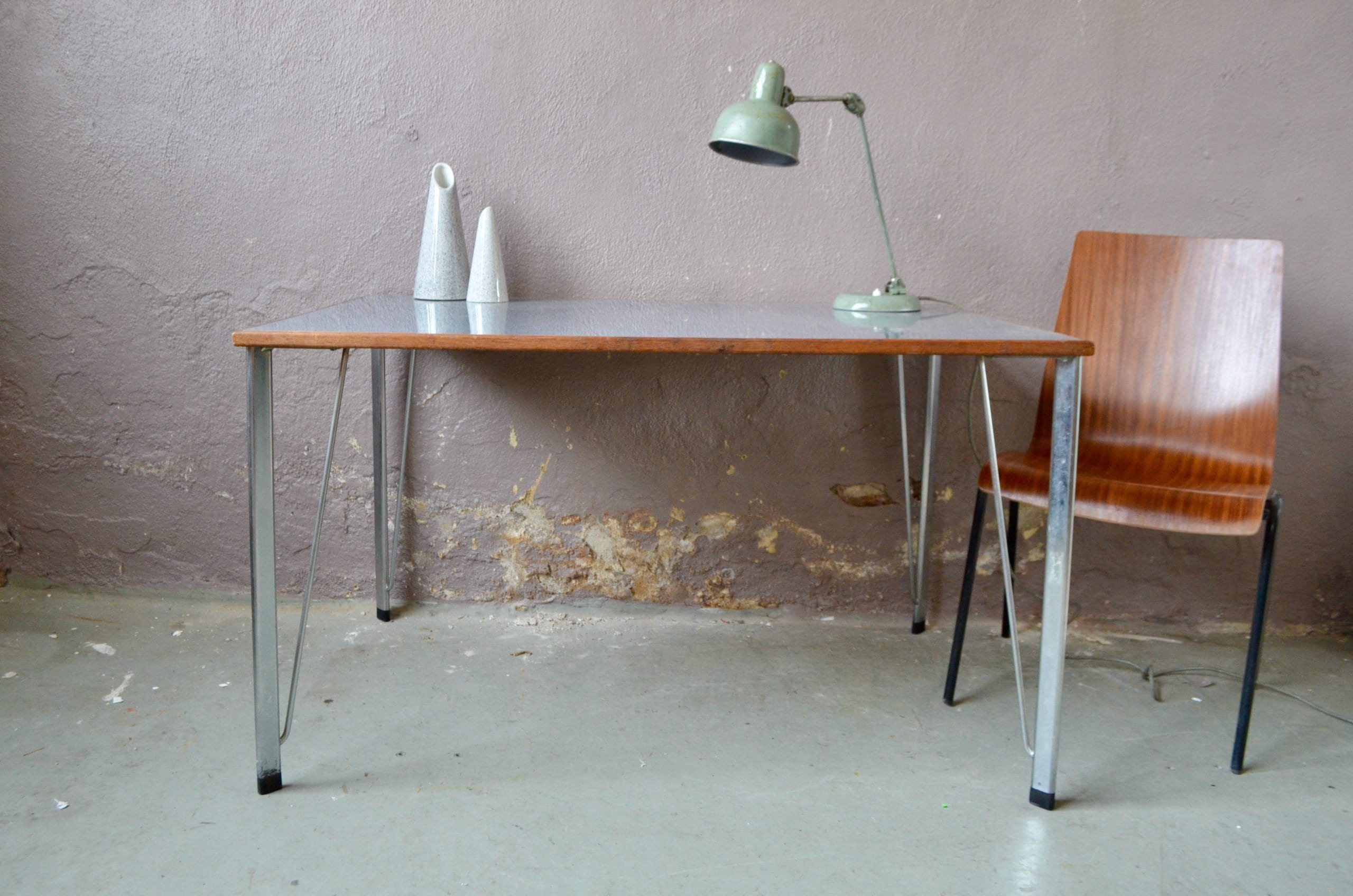 Table à Repas ou Bureau d'arne Jacobsen Fritz Hansen Pieds Epingles, Design Scandinave