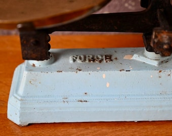 Ancienne Balance Roberval En Fonte Noire - France - Plateaux - Déco Industrielle - Pèse 1 Kg