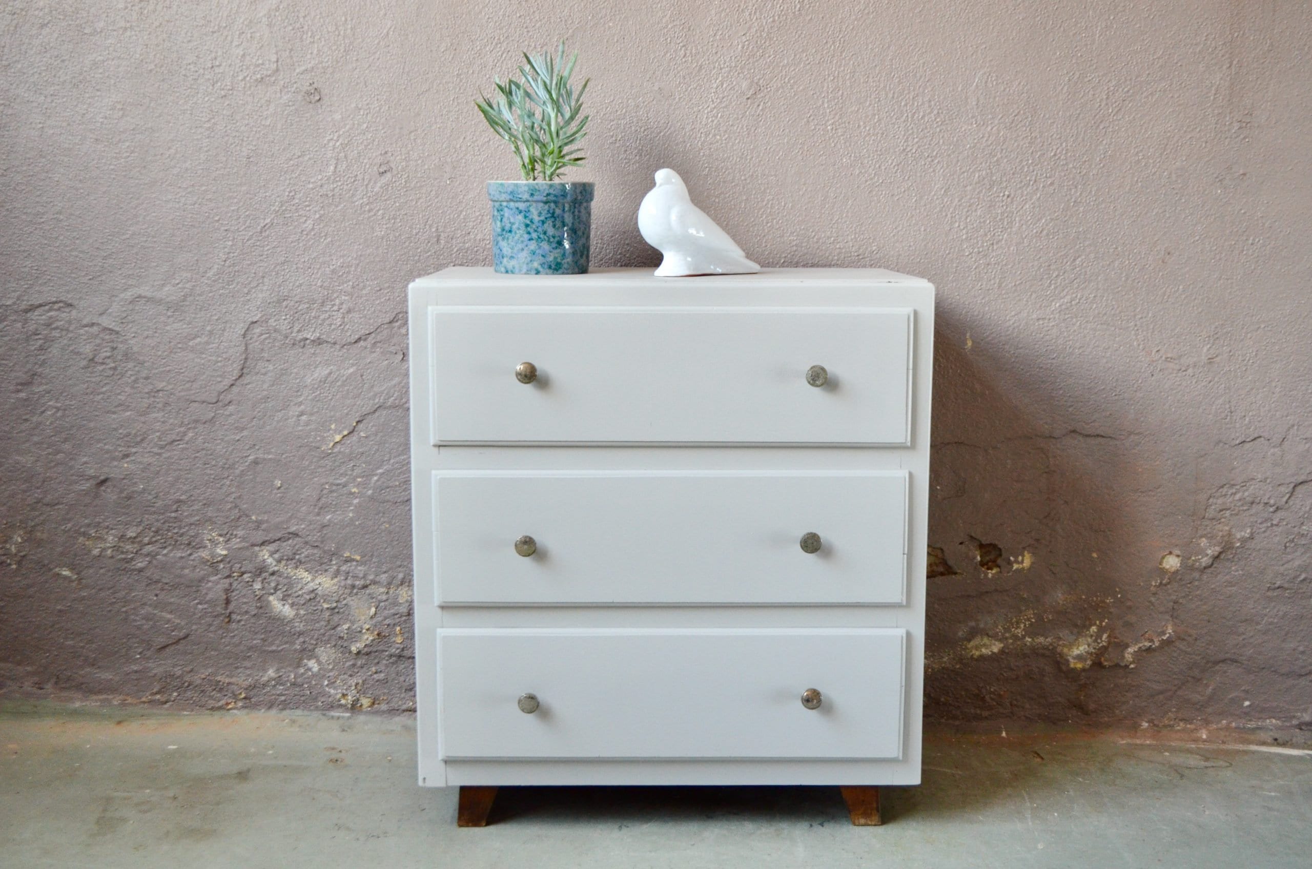 Commode Vintage Aux Pieds