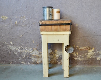 Billot de boucher ancien style bohème et indus meuble de métier table de travail planche à découper ancienne en bois