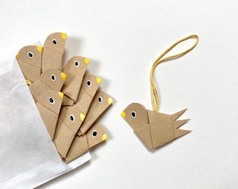 Set of 10 small paper birds "Mrs Blackbird" / decorative pendants for spring - Easter decorations