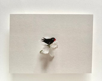 1 Postkarte "Warten auf den Frühling" mit Obstblüte und Papiervögelchen A6 Grußkarte Ostern/Frühling