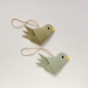 Frühlingsdeko "Kleines Vogelpärchen" Deko-Anhänger aus Papier (vegan-approved) 7cm in Grüntönen ("Lime Cream") Strauchschmuck