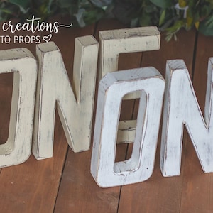 Letras de madera UNO. Decoración de cumpleaños hecha a mano. Fotografía. Decoración para tarta. Independiente. Crema desgastada, blanco. Hecho a pedido.