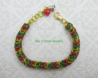 Christmas Chainmaille Layering Bracelet, Red, Green, Gold Chainmaille Bracelet, Holiday Bracelet, Christmas Bracelet