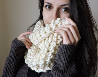 Hand Knit Chunky Ivory Cowl Scarf: Alpaca Wool Blend