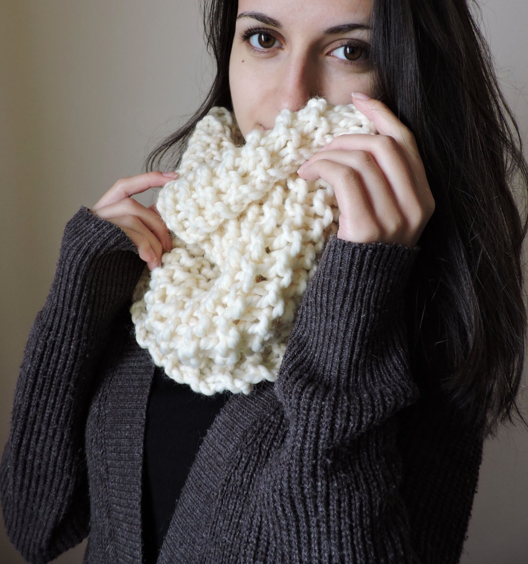 Hand Knit Chunky Ivory Cowl Scarf: Alpaca Wool Blend - Etsy