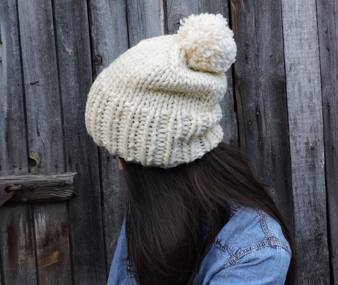 VENICEW グレー Pigtail ビーニー ニット帽 編み込み Venicew Pigtail グレー 編み込みひも付きニット帽 - メルカリ